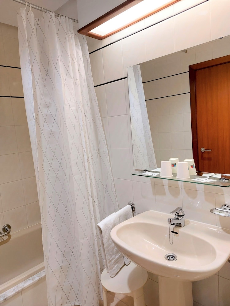 Hotel Costa Atlantica 46/49