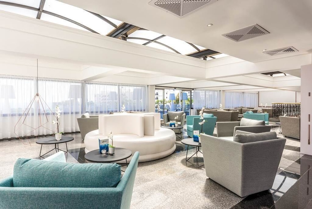 Odessa Beach Hotel 40/65
