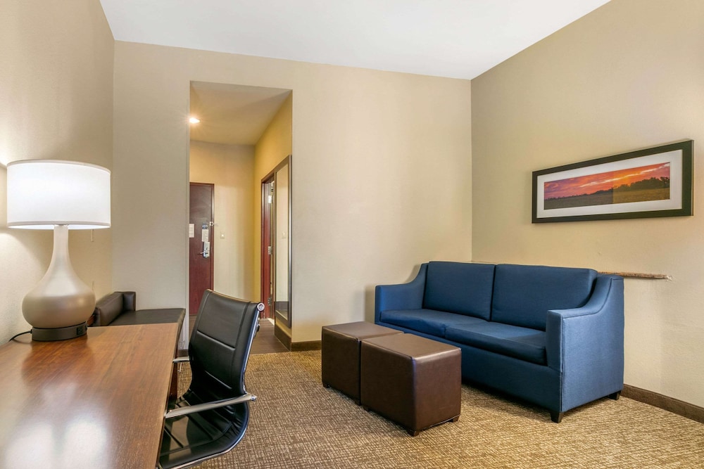 Comfort Suites Forrest City 26/44