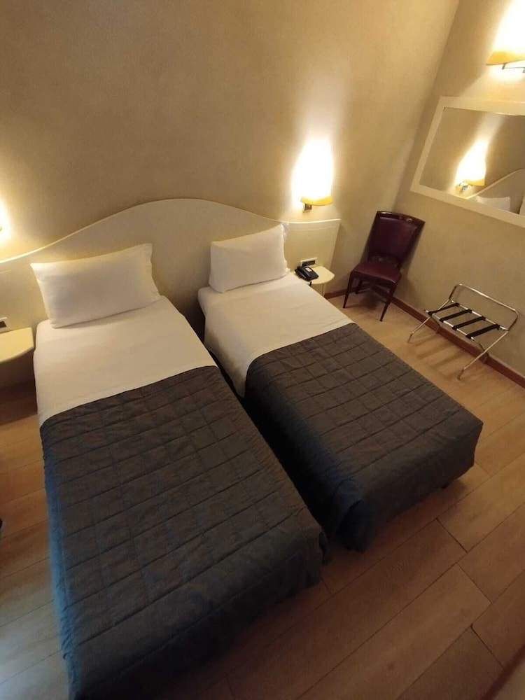 STANDARD, TWIN BEDS