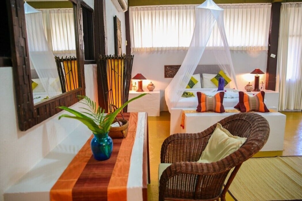 Milky Bay Resort 8/81