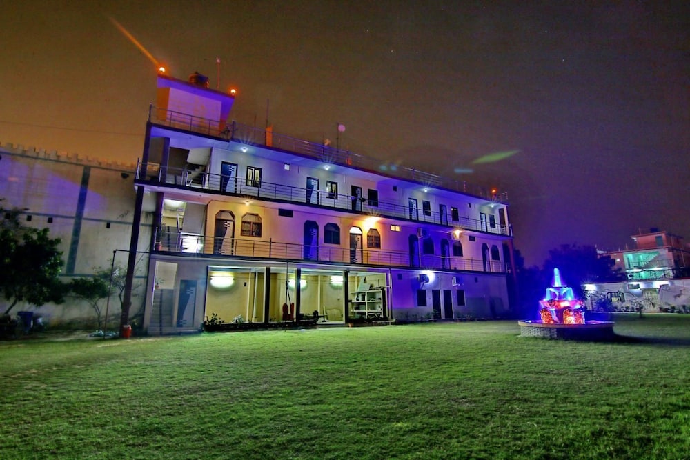 Hotel Mangalam Palace 3/17