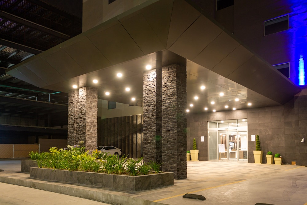 Holiday Inn Express and Suites Tijuana Otay 9/61