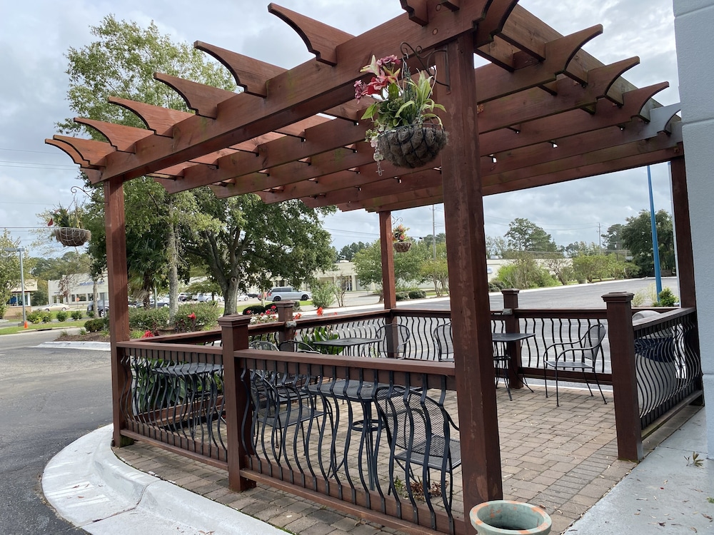 Baymont by Wyndham Wilmington NC 28/40