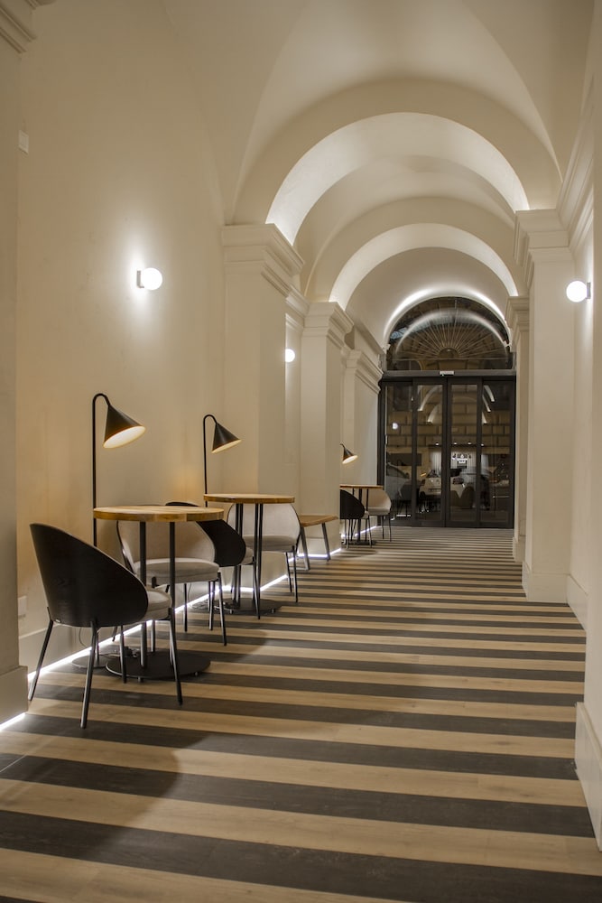 Room Select Via Veneto 4/50