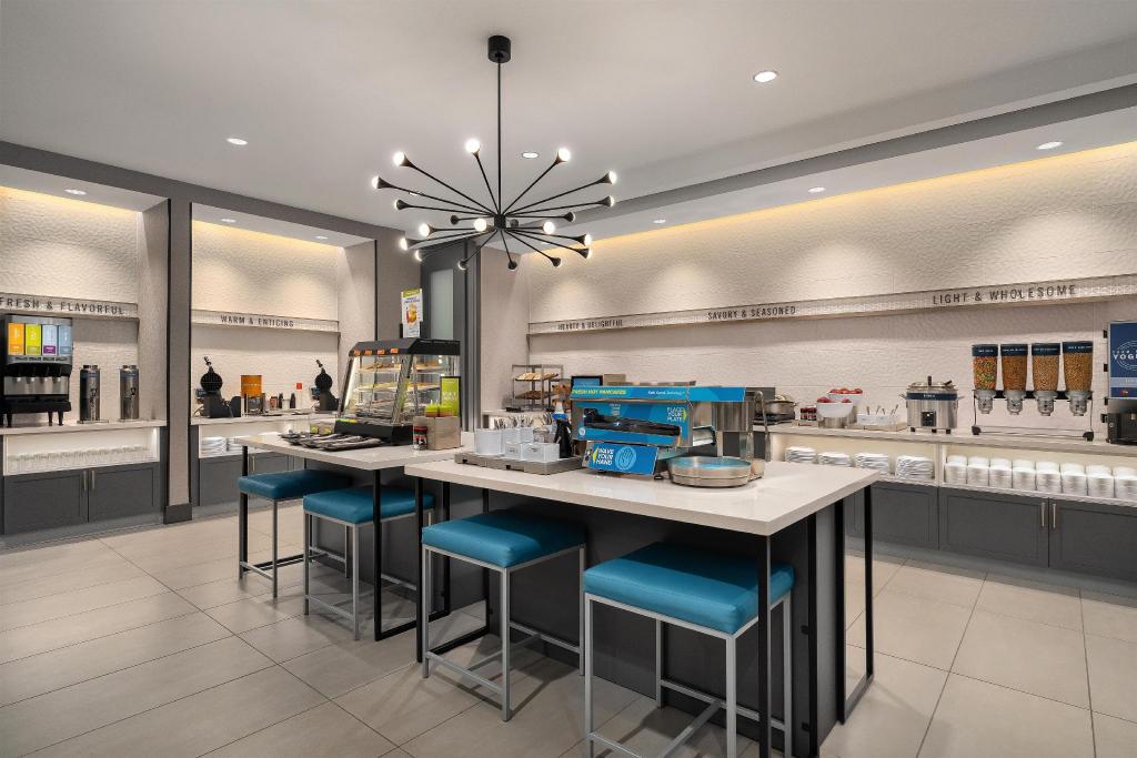 Home2 Suites by Hilton Burlington, NJ 20/36