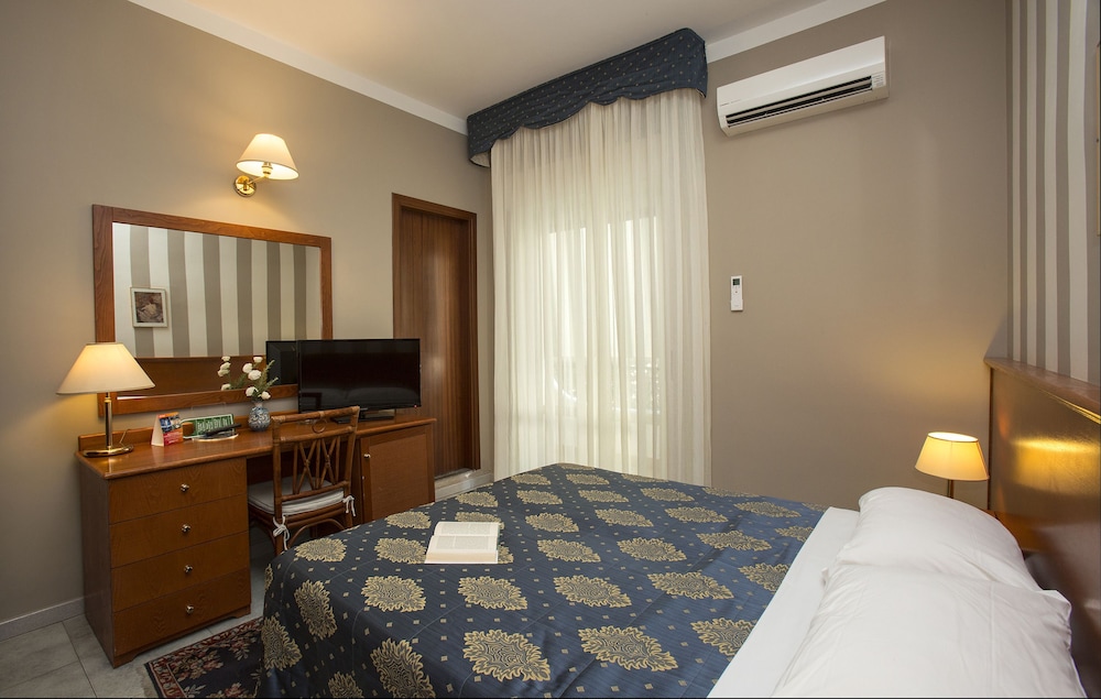 HOTEL REDEBORA 12/45