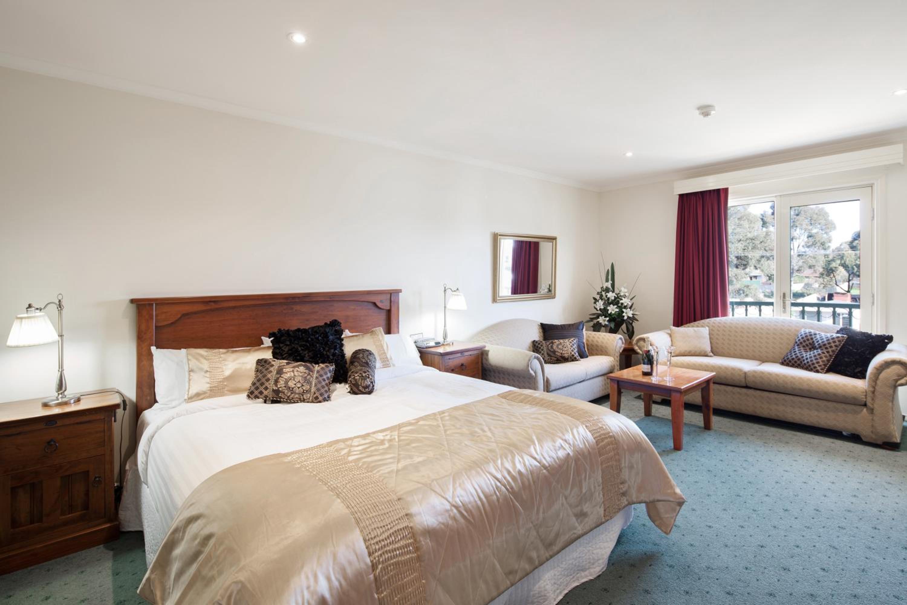 Spa, Executive, Suite, King Bed