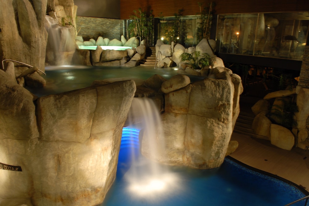 swimming pool spa
