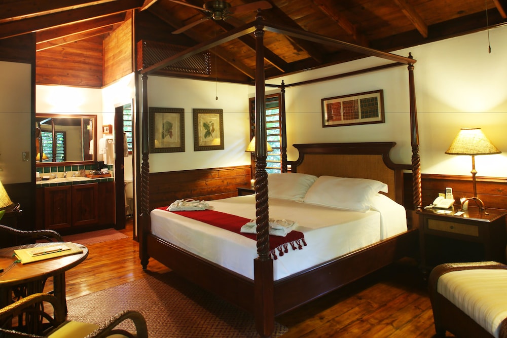 THE LODGE AT PICO BONITO 25/76