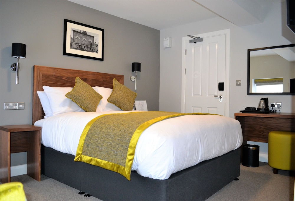 New Park Hotel 10/50
