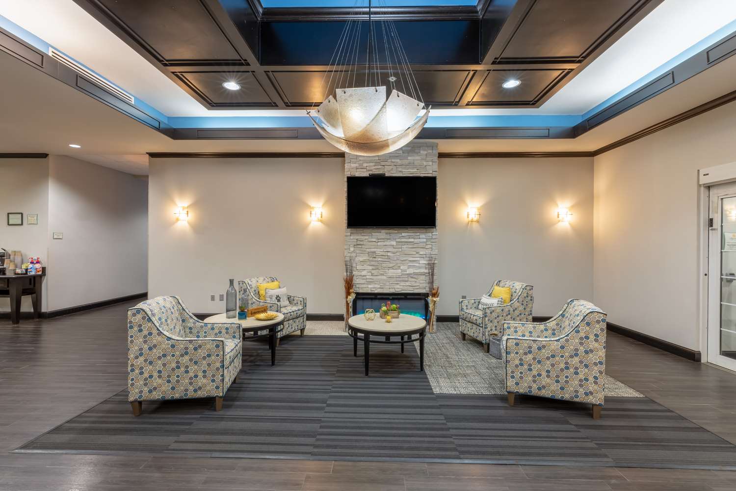 La Quinta Inn and Suites by Wyndham Mt. Pleasant 43/72
