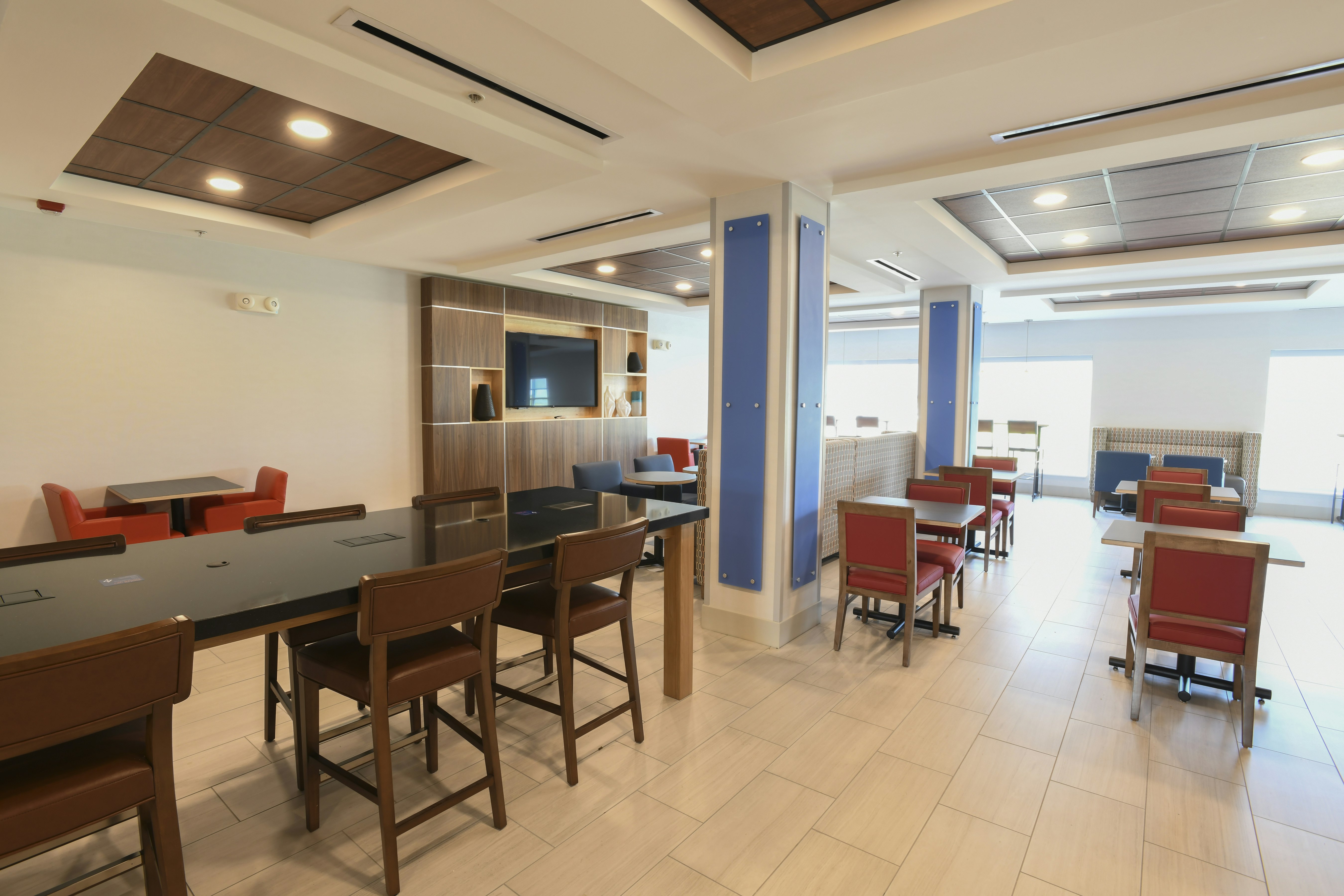 Holiday Inn Express Hotel Suites Richwood Cincinnati South 35/50