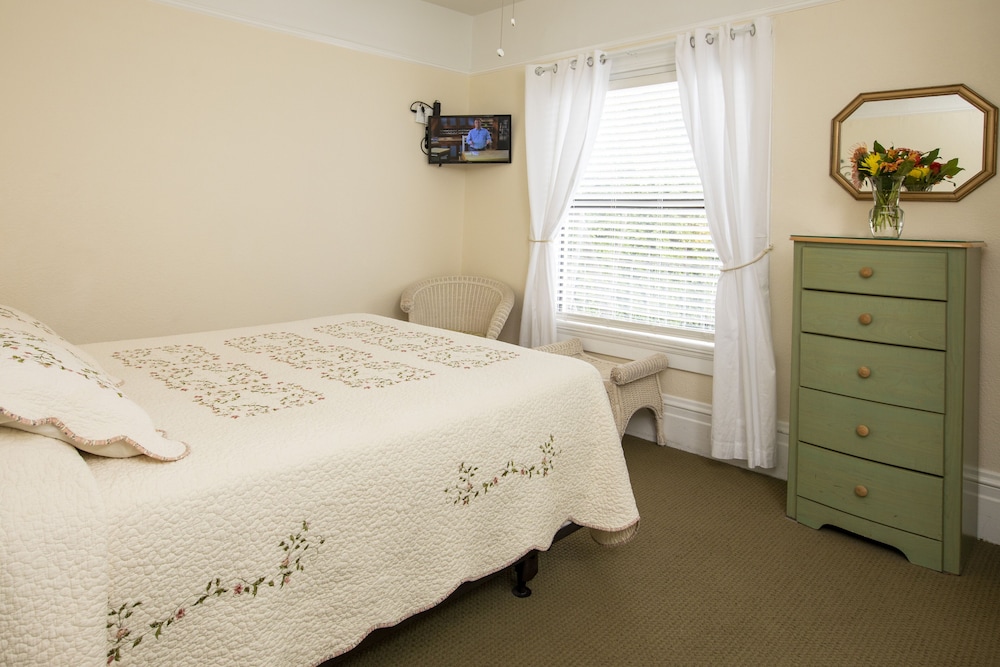 Hayes Valley Inn 38/71