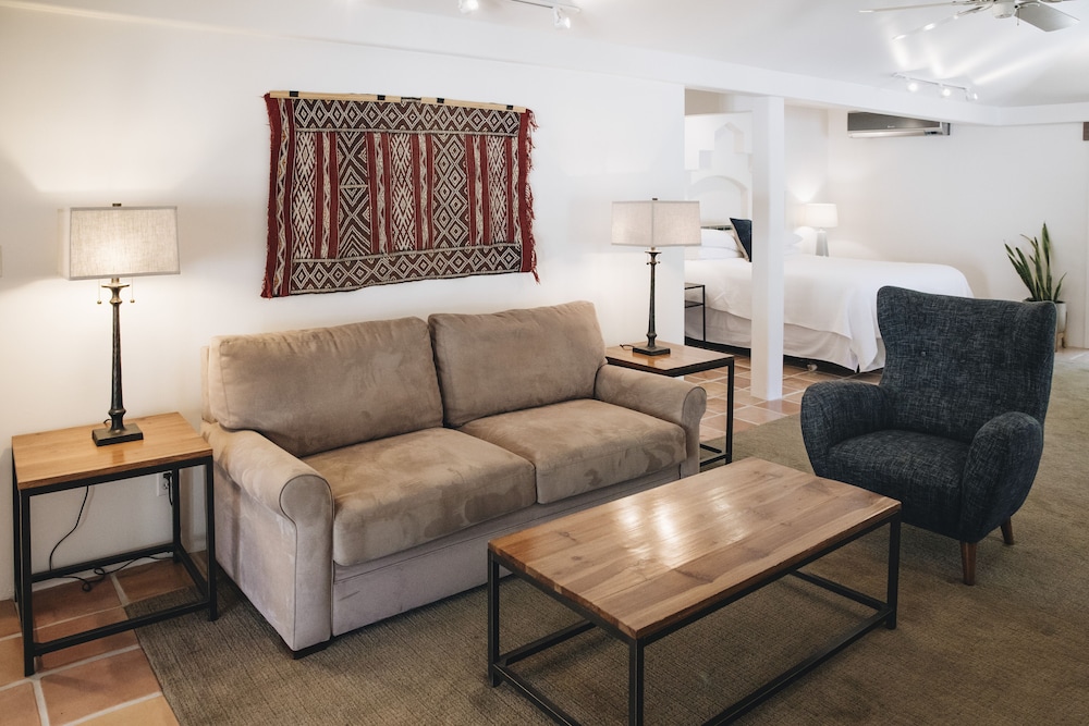 Cottage Inn & Spa 30/72