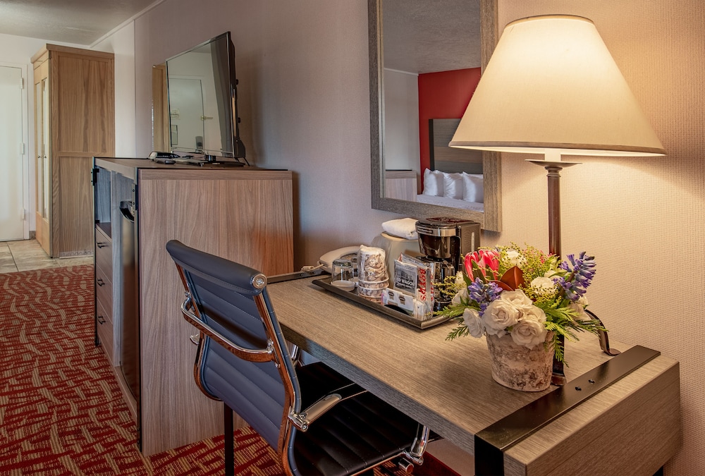 49 Er Inn And Suites 61/68