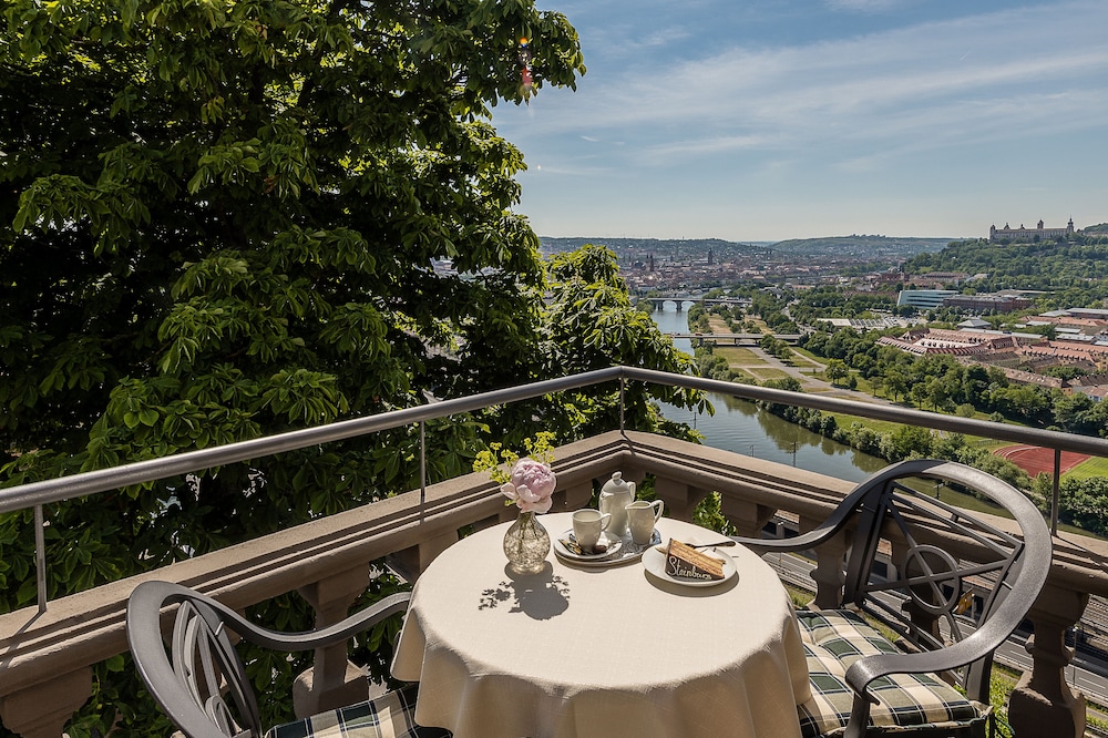 Schloss Steinburg 52/72