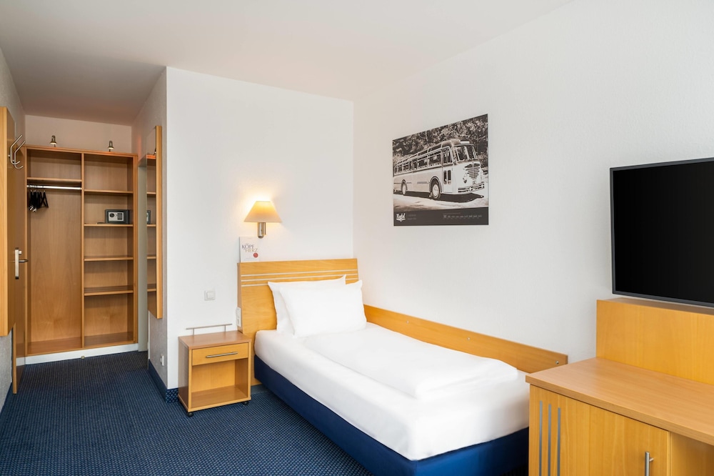ANA Neotel, Trademark Collection by Wyndham 21/77