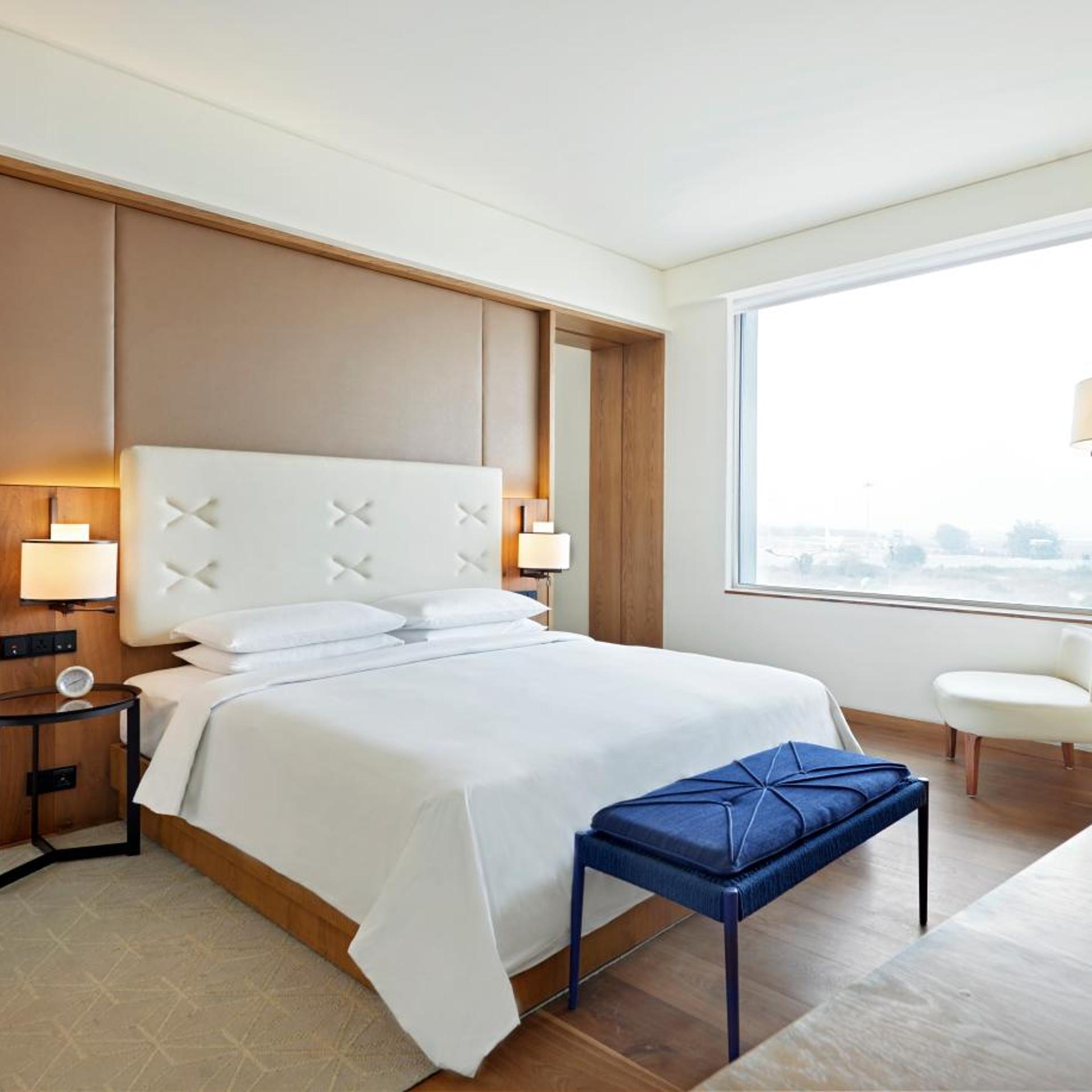 Suite, Large