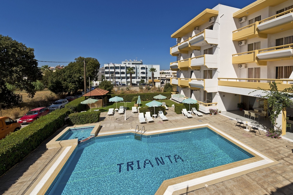 Trianta Hotel Apartments 30/33