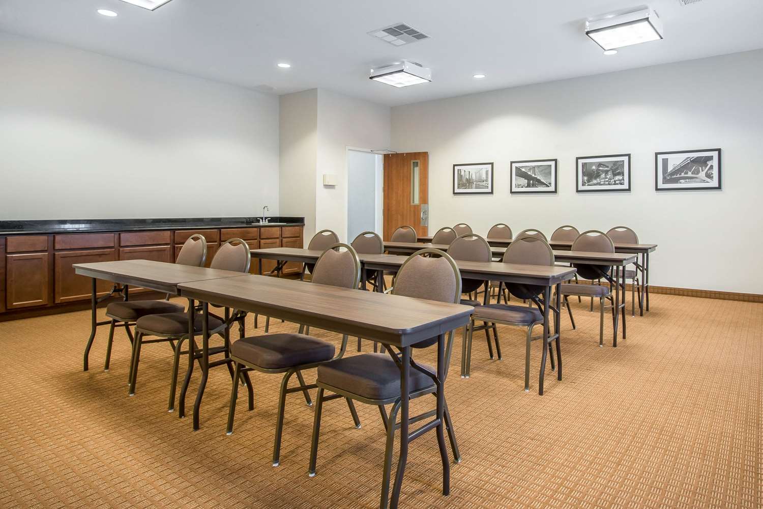 Sleep Inn & Suites Meridian - Bonita Lakes 34/39