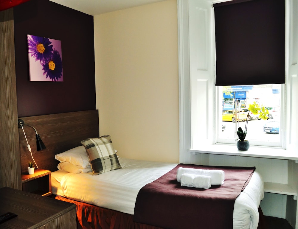 The Breadalbane Arms Room Only Hotel 25/38