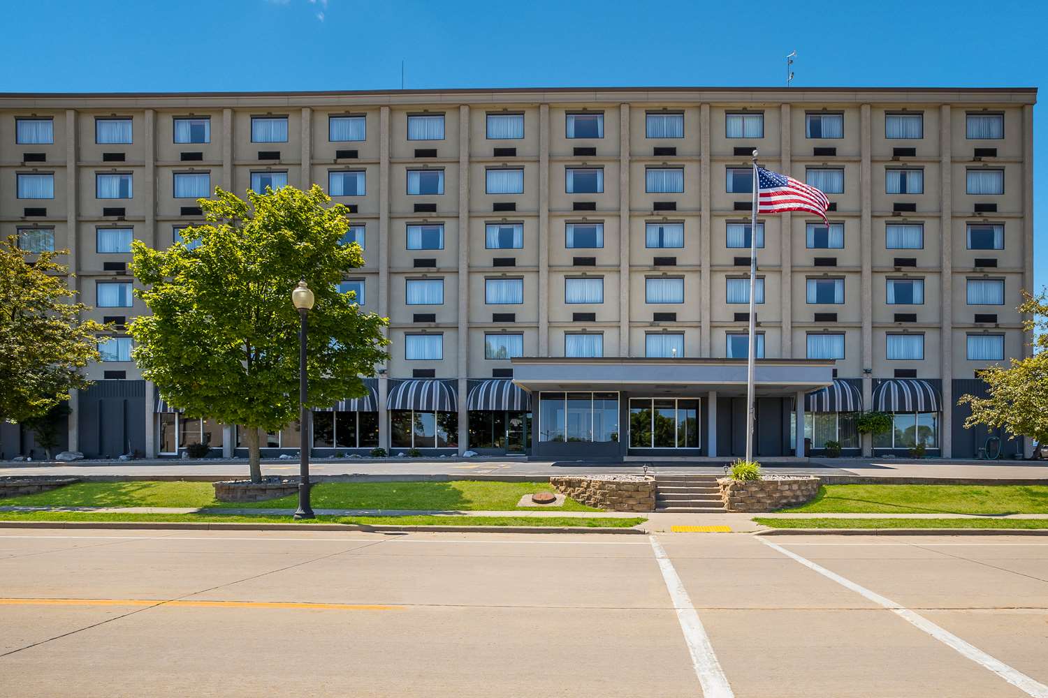 Riverfront Inn Marinette 25/43
