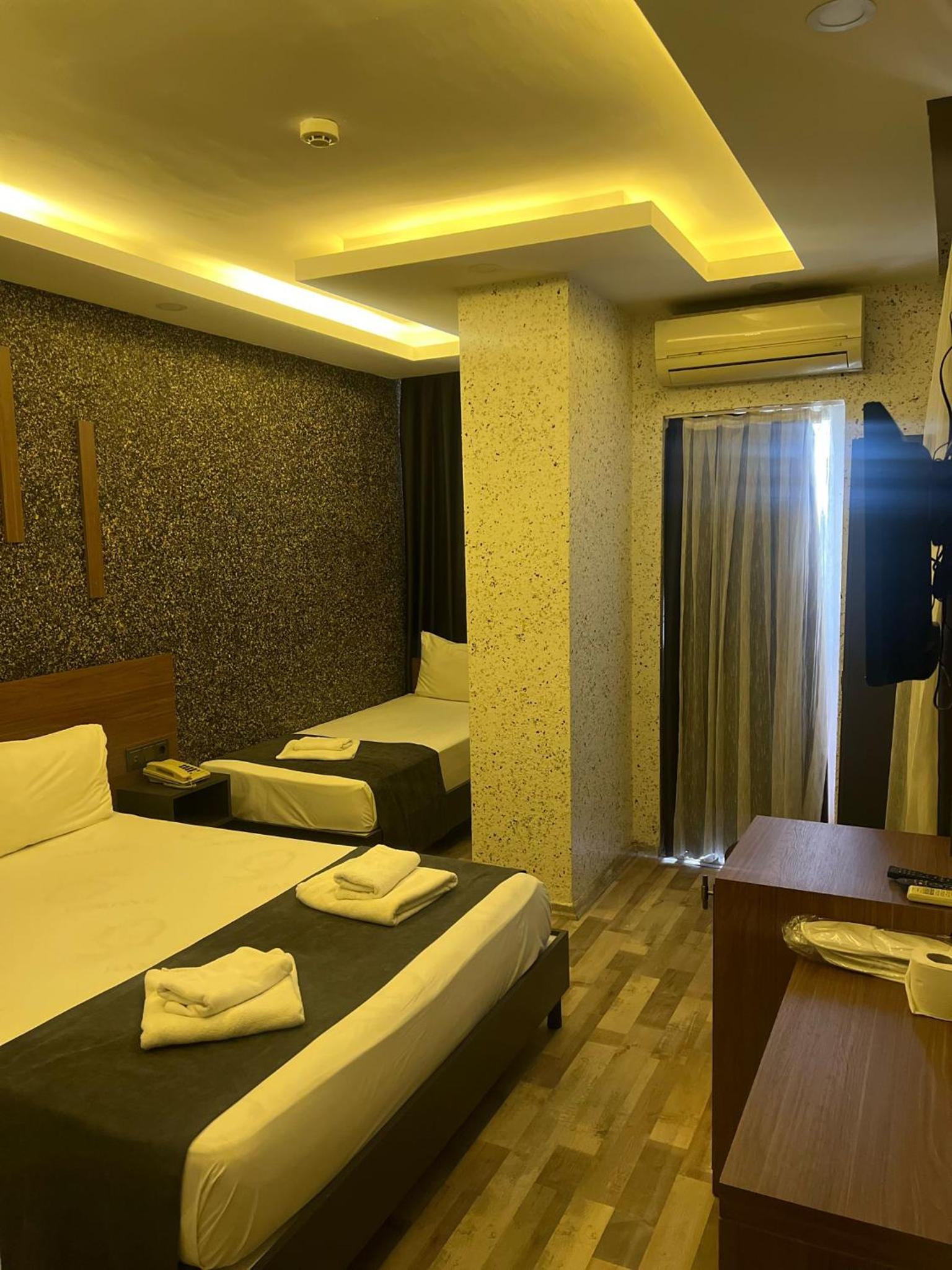 Hotel Luna 10/16