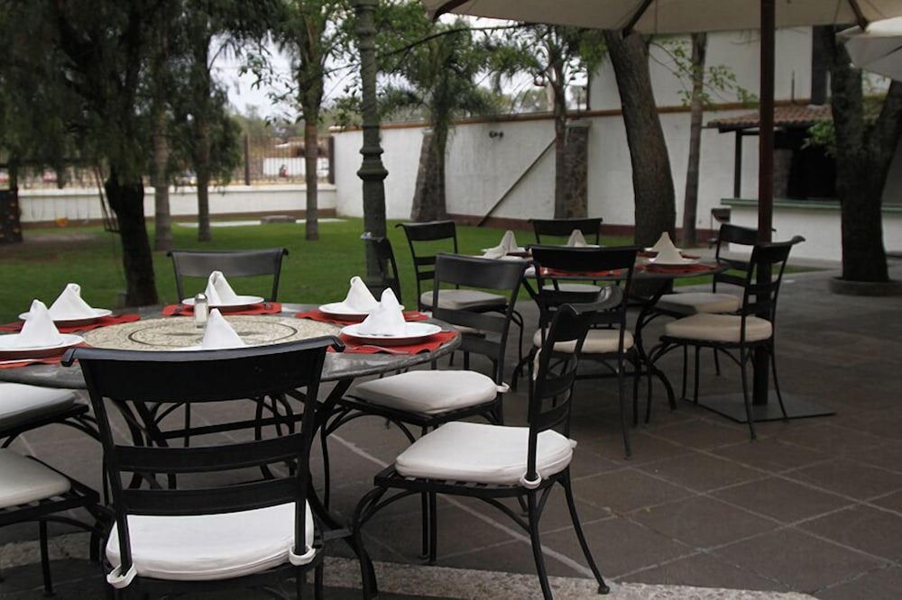 HOTEL HACIENDA LA VENTA 35/50