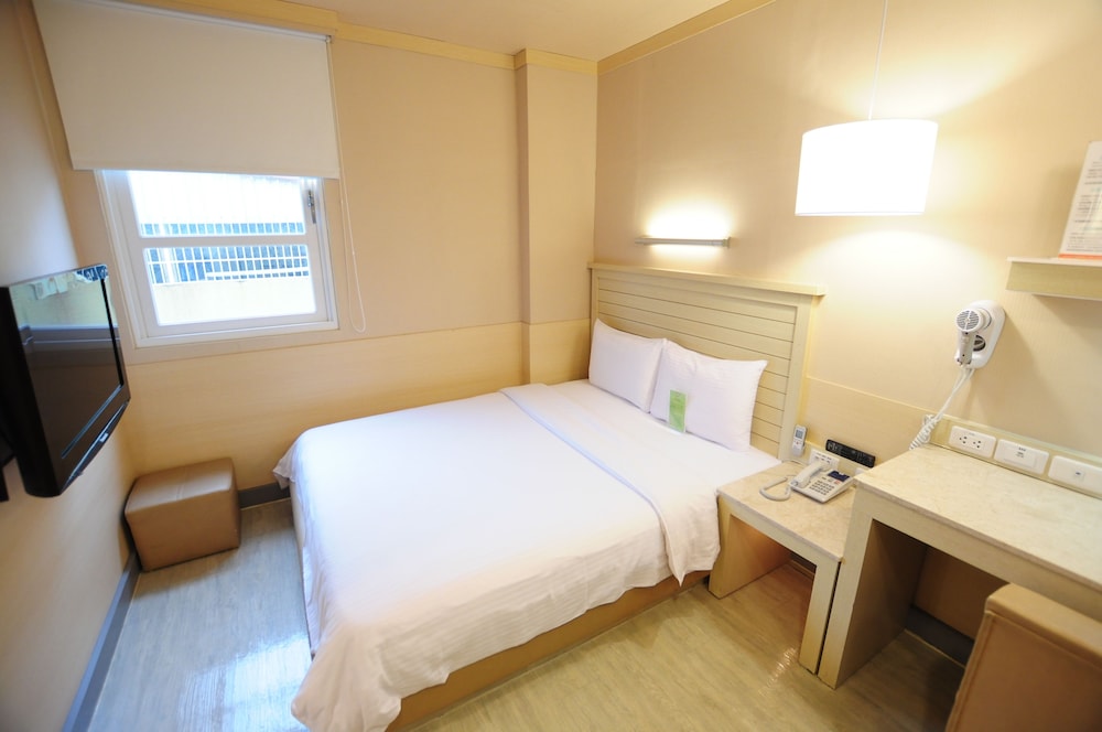 Kindness Hotel Liouhe Night Market Zhongzhen 8/51