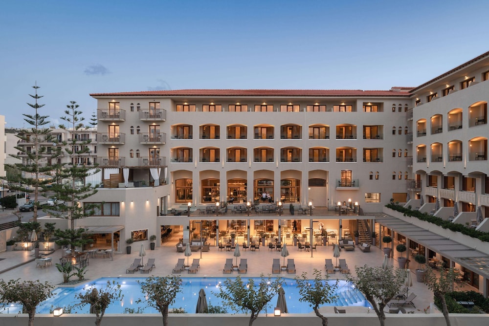Theartemis Palace 4/100