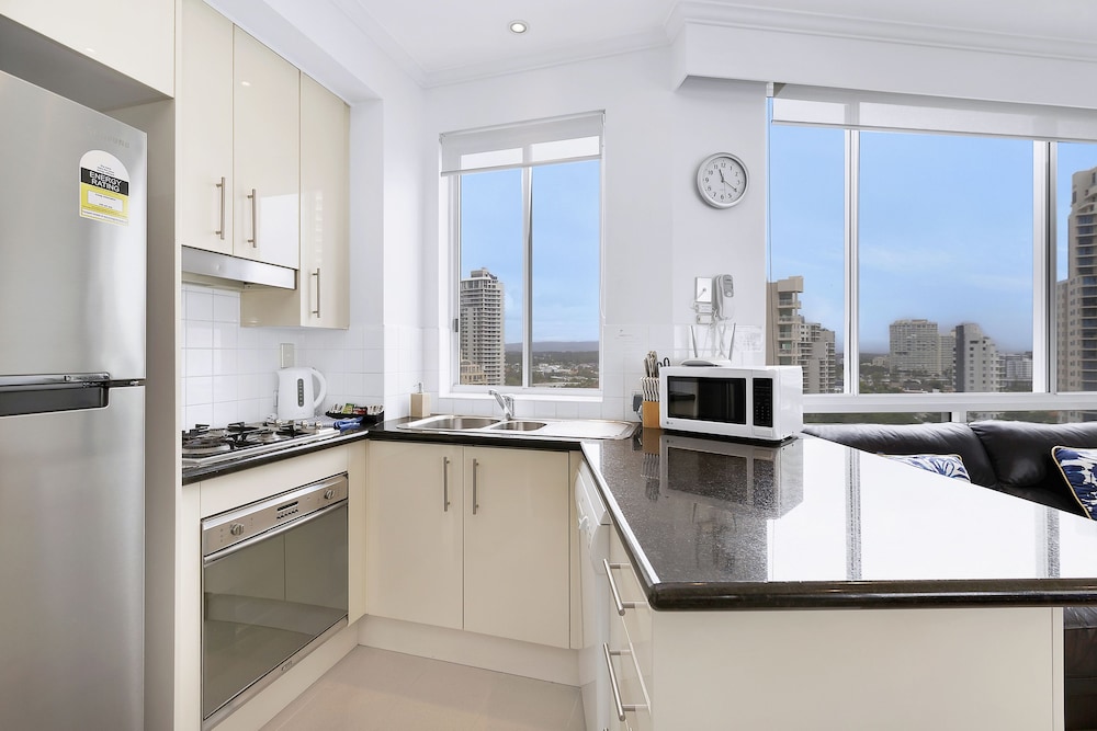 Pacific Views Resort 65/73