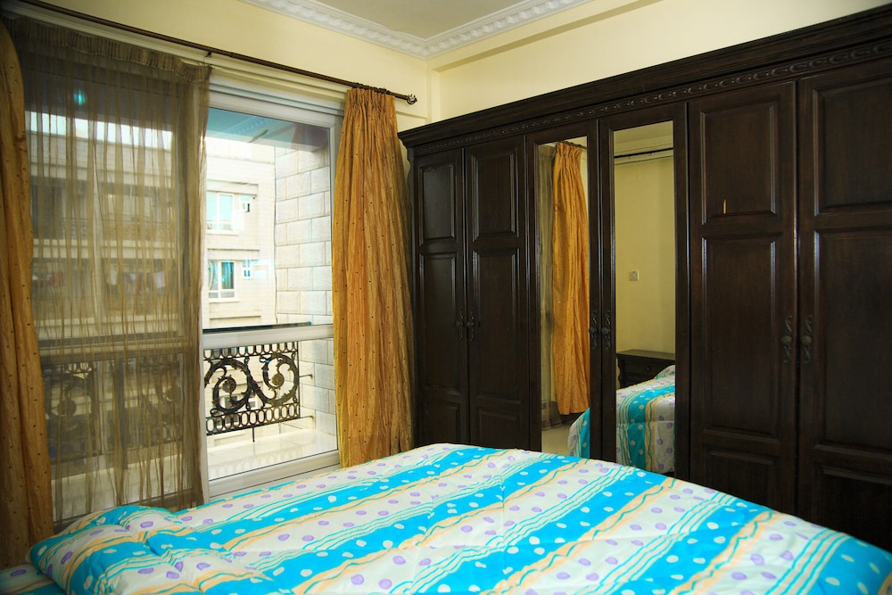Luxury 2-Bdrm Apartment In Oysterbay 19/50