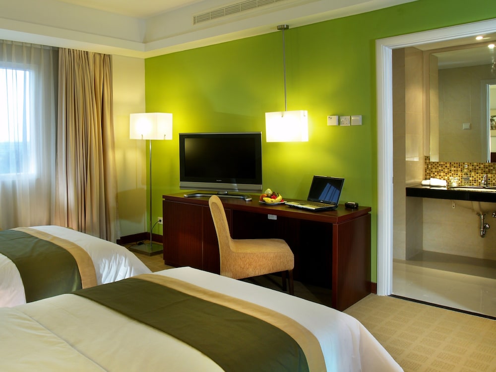 Java Paragon Hotel And Residences 24/76