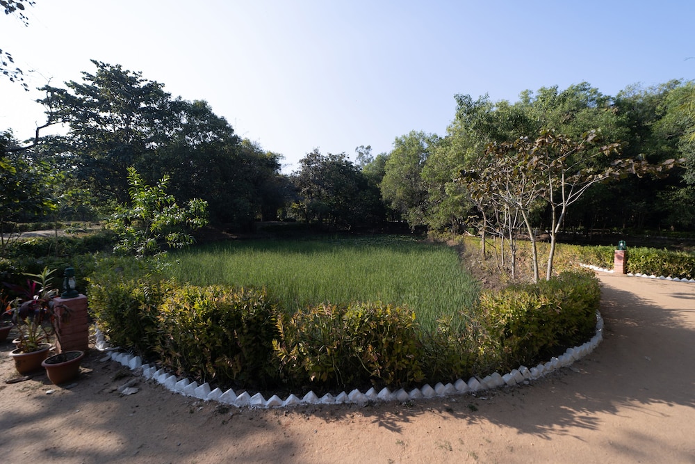 TIGER TRAILS RESORT 44/48