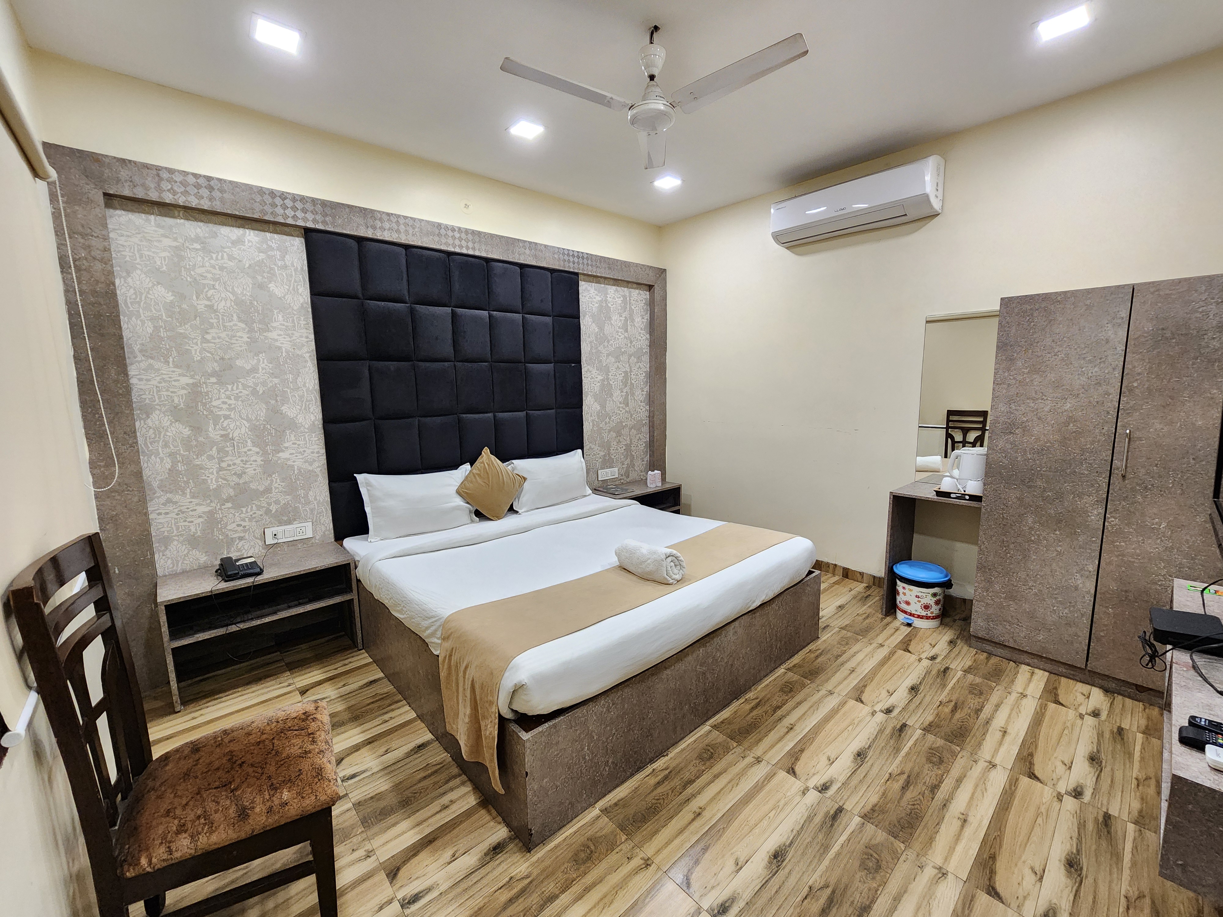 Hotel Mandakini Royale 15/41