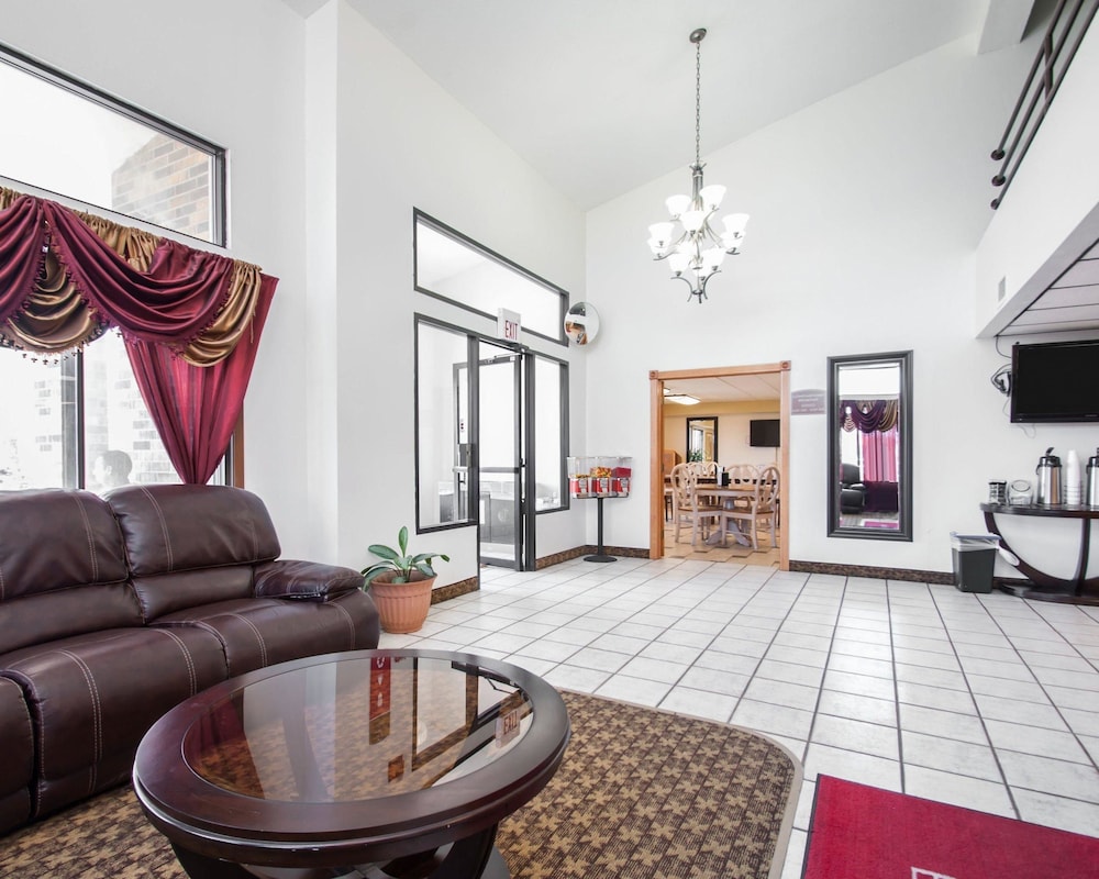 Econo Lodge Kansas City Downtown North 22/28