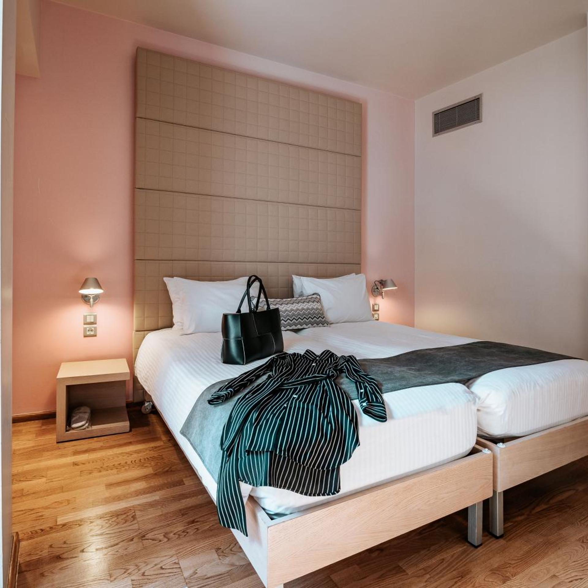 غرفة ثلاثية، Domotel Olympia Urban Chic Hotel 3/10
