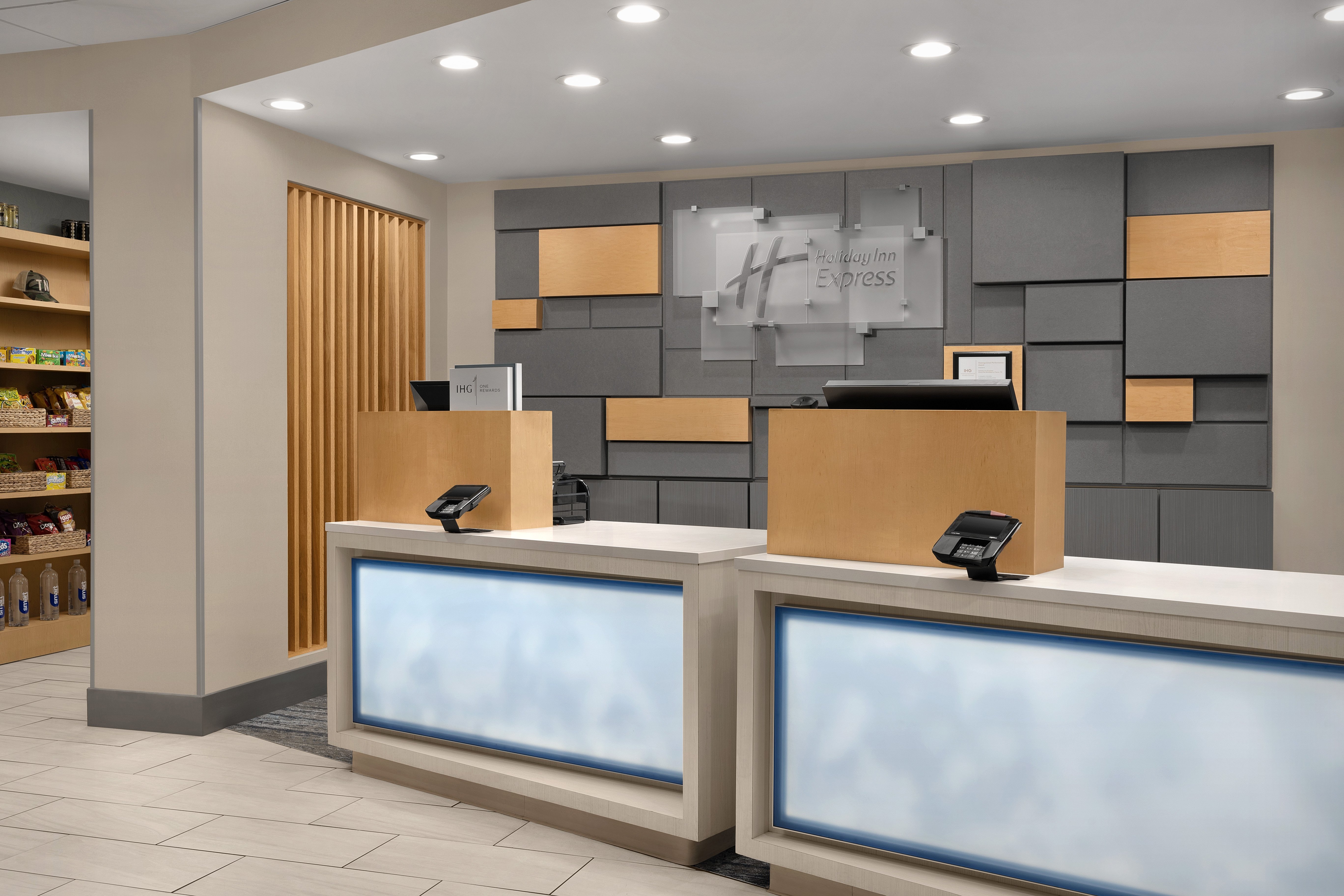 Holiday Inn Express Knoxville Strawberry Plains 6/50