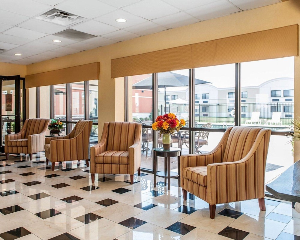 Quality Inn Suites Mattoon 30/39