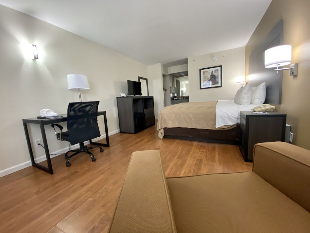 Quality Inn Branson Hwy 76 Central 42/53