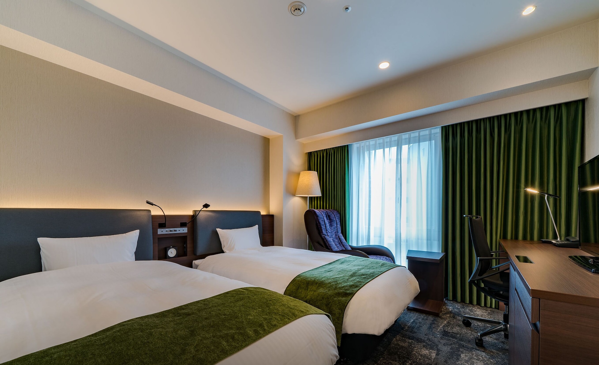 RELAX, TWIN BEDS, CITY VIEW