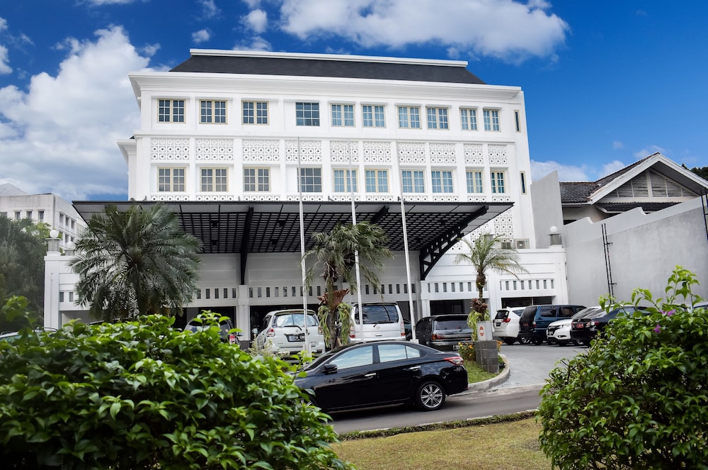 Mirah Hotel 5/65