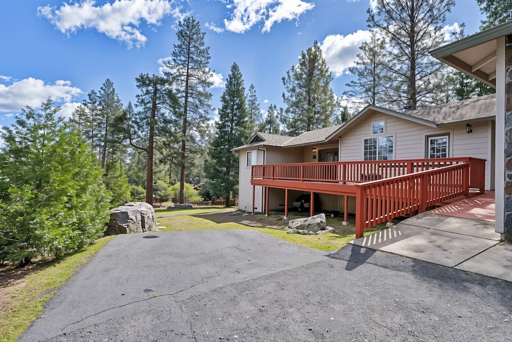 Star of the Mountain - The Star of Your Vacation by Yosemite Region Resorts 22/35