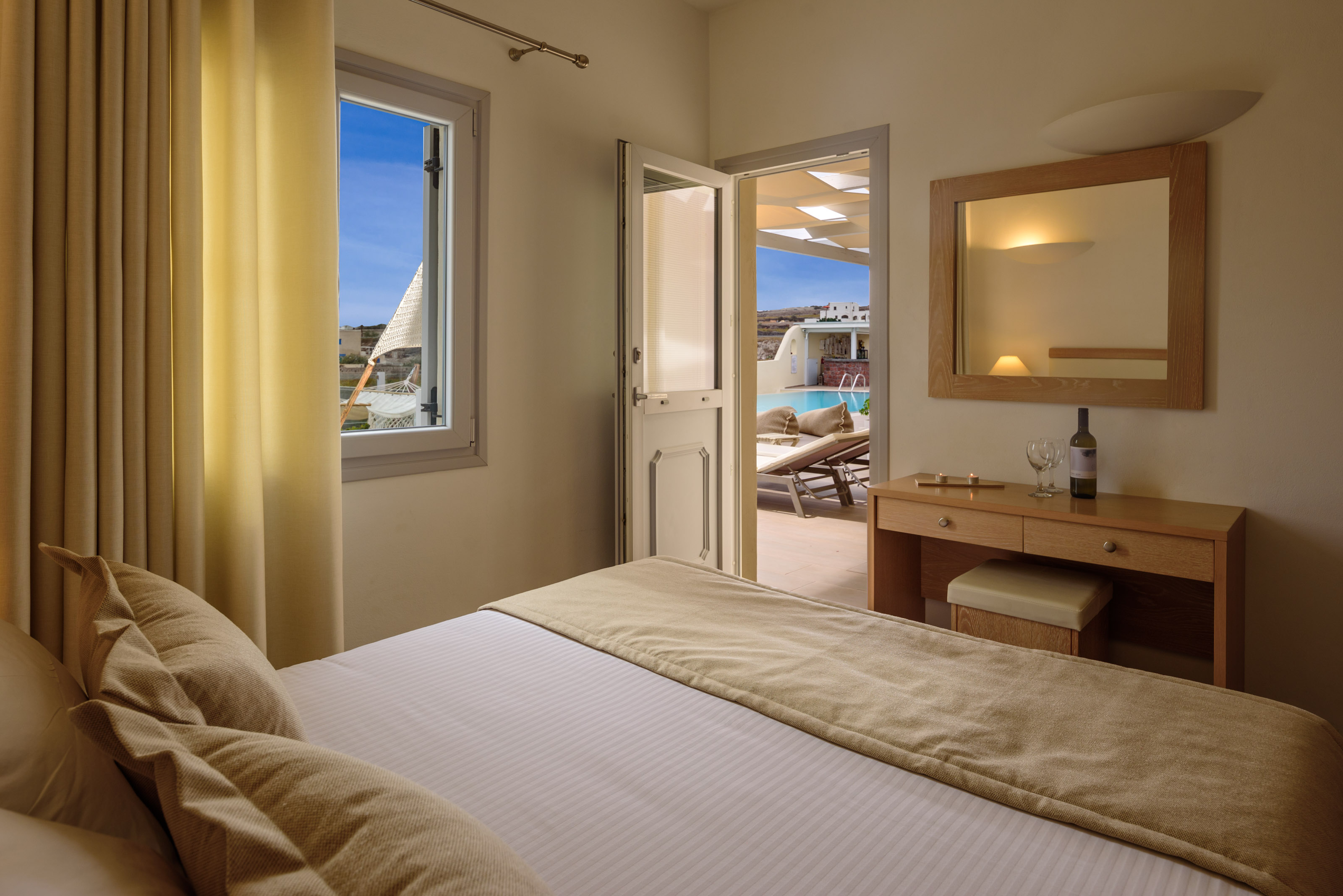 SUITE, SEA VIEW, OUTDOOR JETTED TUB