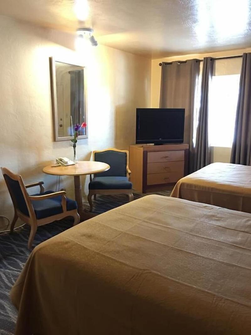 Sky Ranch Inn 11/22