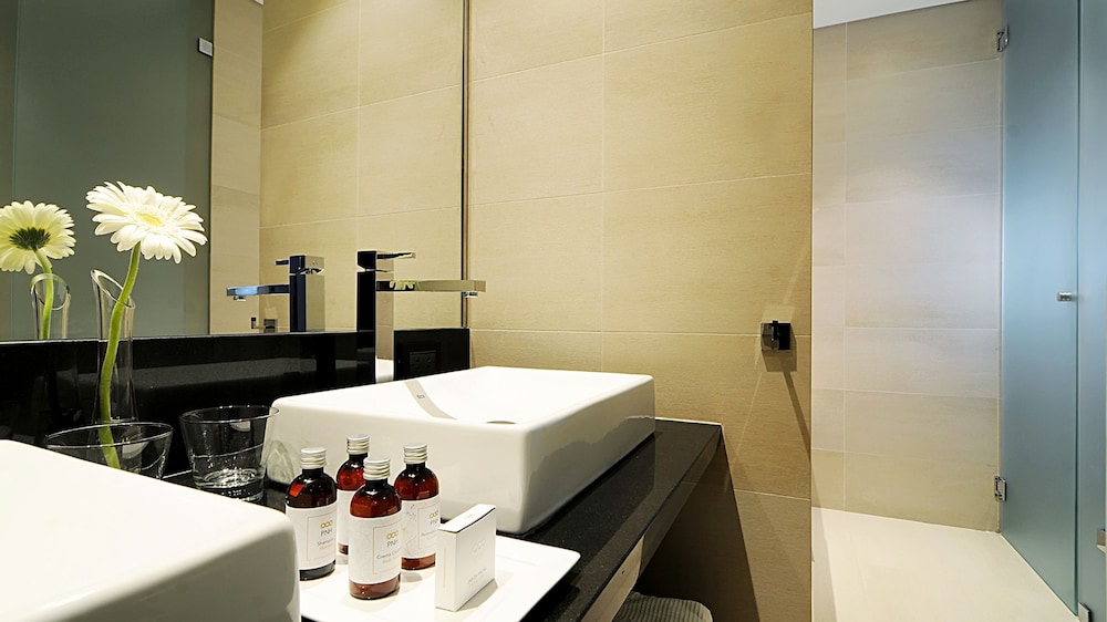 PUERTO NORTE DESIGN HOTEL 62/63
