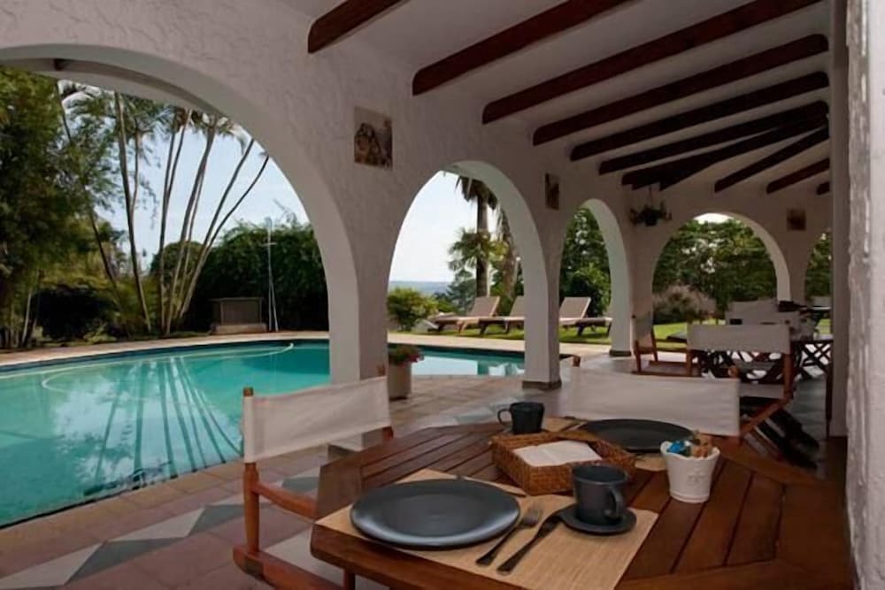 Bizafrika Guest Lodge &amp; Conference Center 23/50