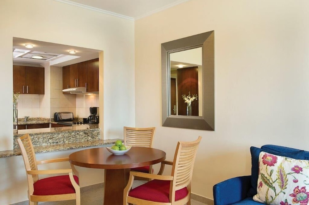 Millennium Lakeview Residence Formerly Copthorne Lakeview Executive Apartments 25/44