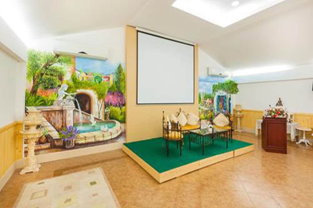 Belmont Village 51/64